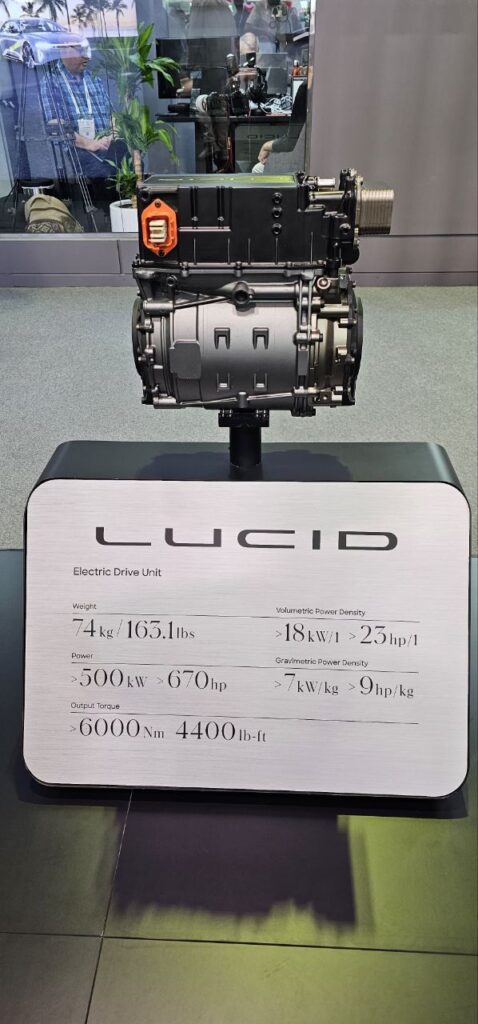 غرفه خودرو lucid فدک رایان