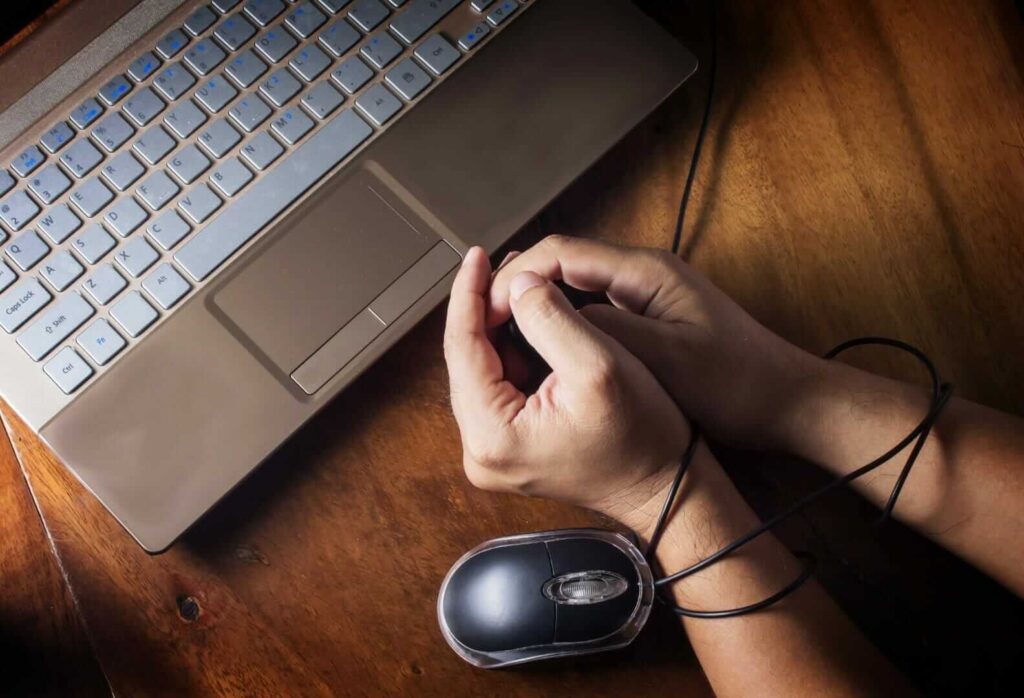 اعتیاد به فضای سایبری